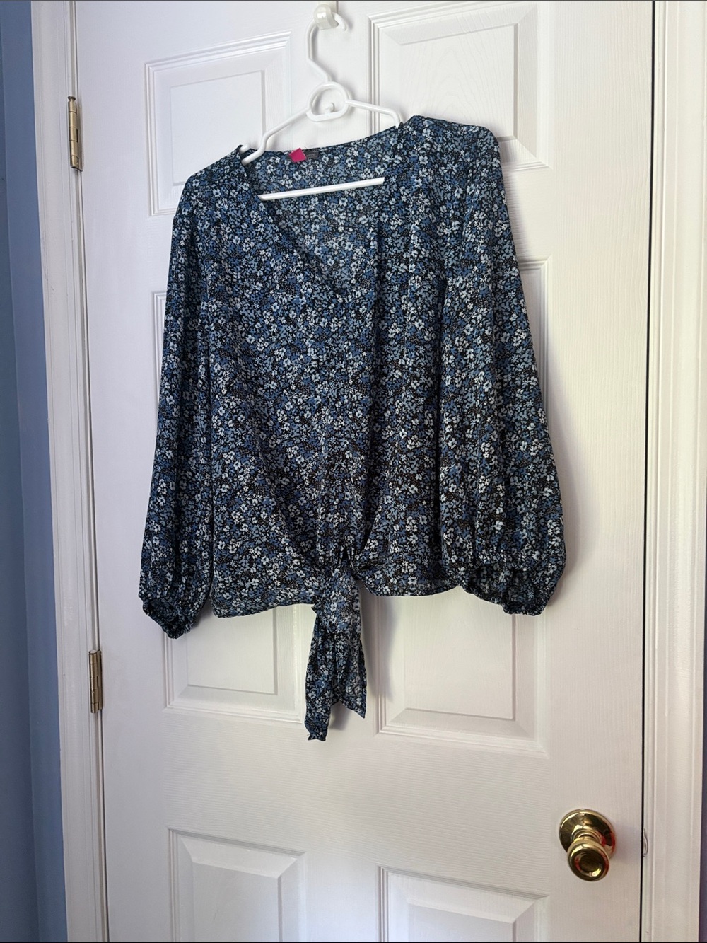 Vince Camuto Navy Floral Tie-Hem Pouf Sleeve Blouse